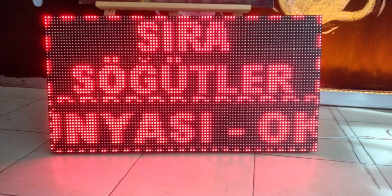 Kayan Yazı Tabelası