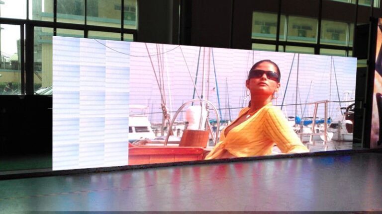 Malatya Murat Kuyumculuk için yapılan iç mekan led ekran